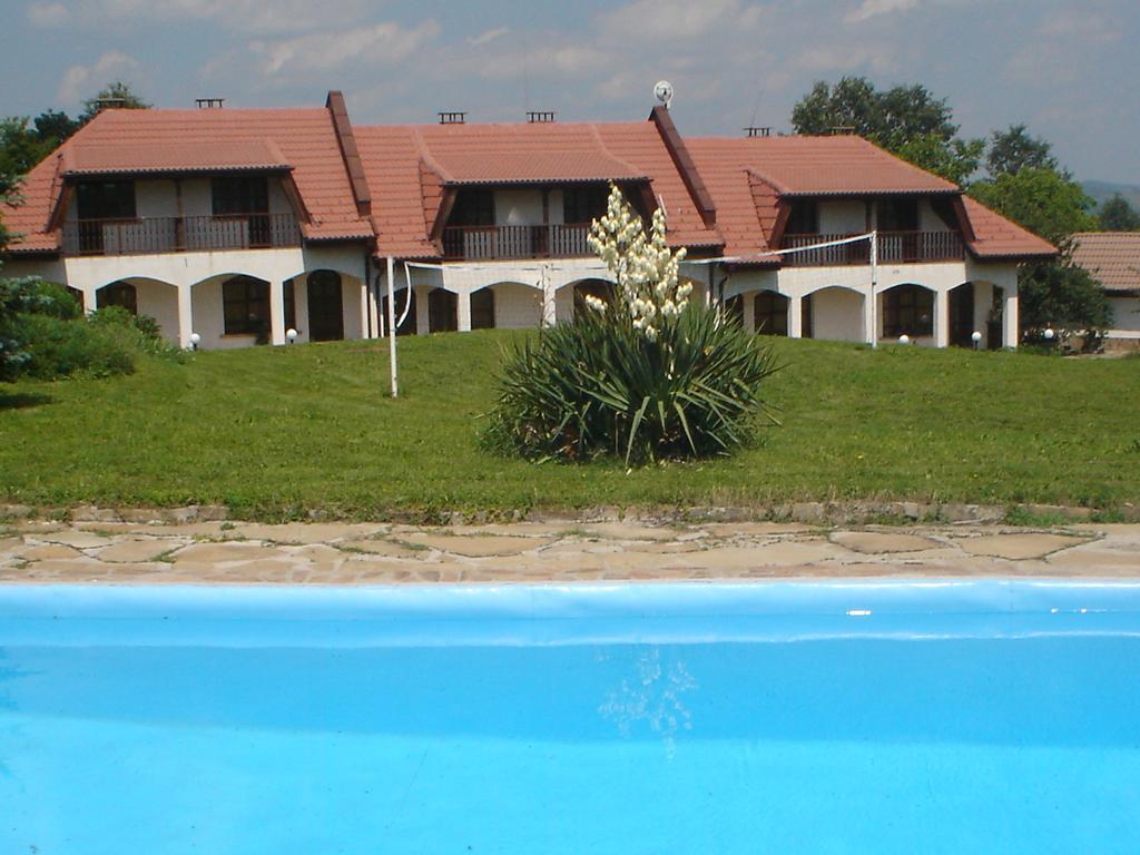 Complex Roden Kray Hotel Vlaychovtsi Exterior foto